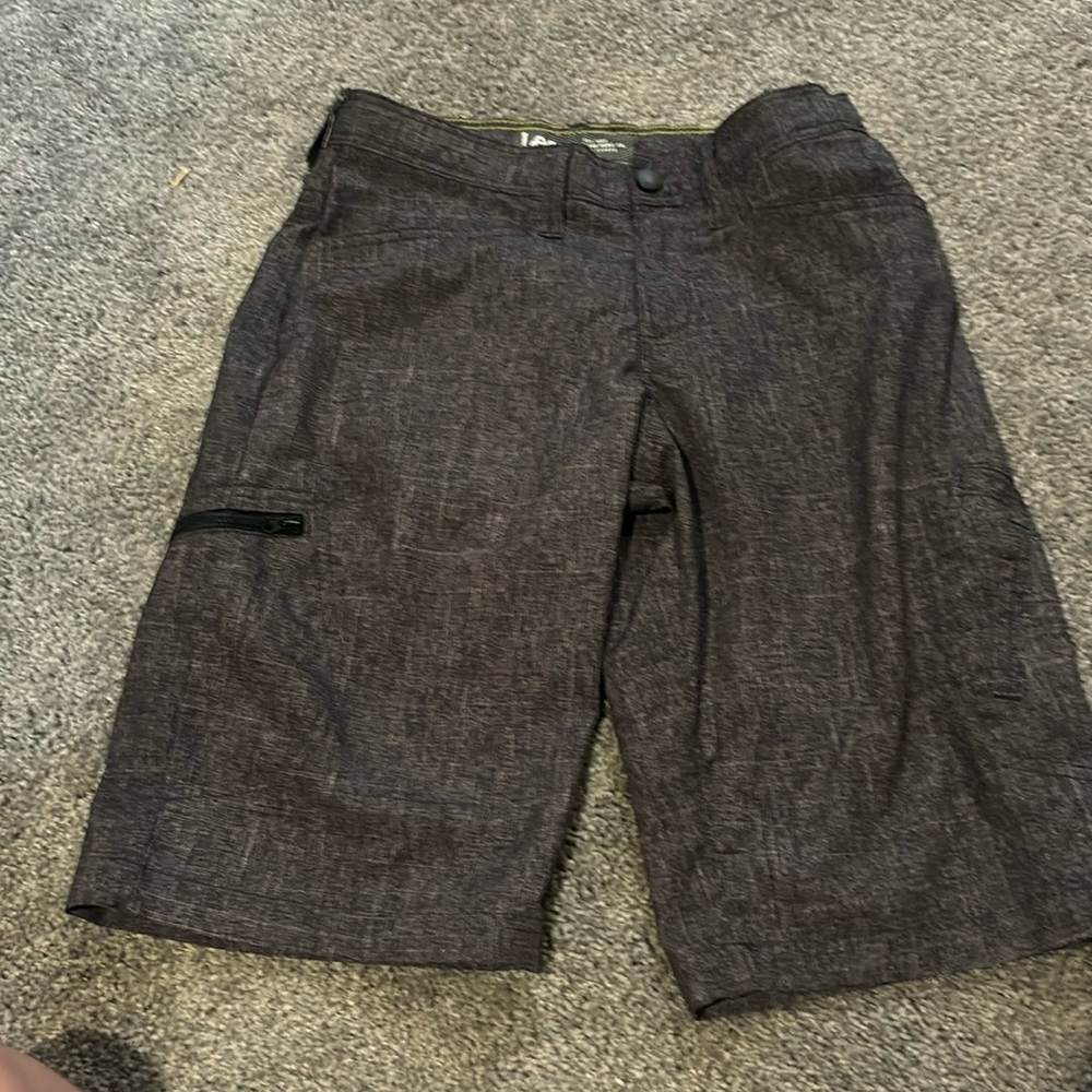 Grey Lee kaki shorts